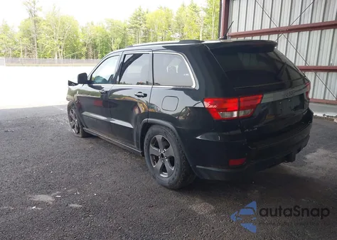 2013 Jeep Grand Cherokee Laredo Trailhawk z USA, uszkodzony, nr VIN 1C4RJFAG3DC647936